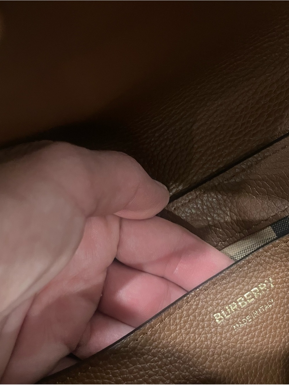 Burberry
Note Crossbody Bag Leather with Vintage Check Canvas Medium - Picture 8 of 12